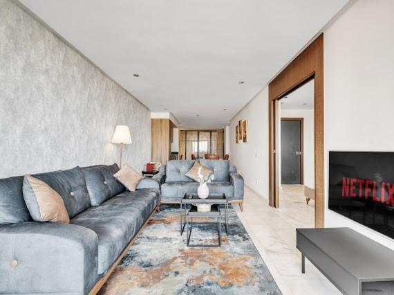 Stylish In Casa Casablanca